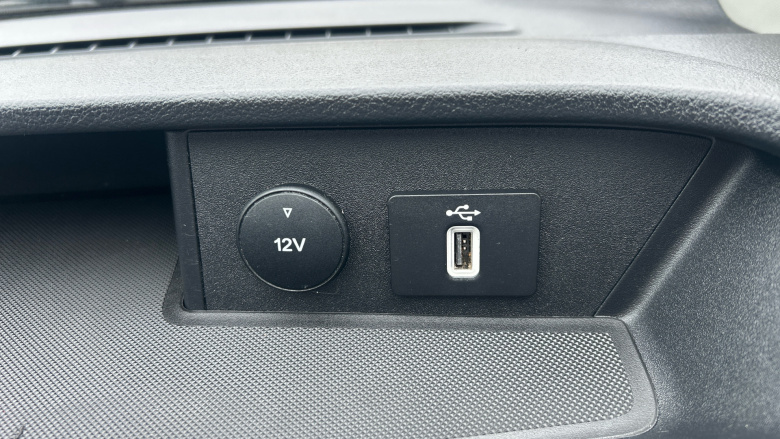 Ford Transit Custom 320 L2 Diesel Fwd 2.0 EcoBlue 130ps Low Roof Limited Van